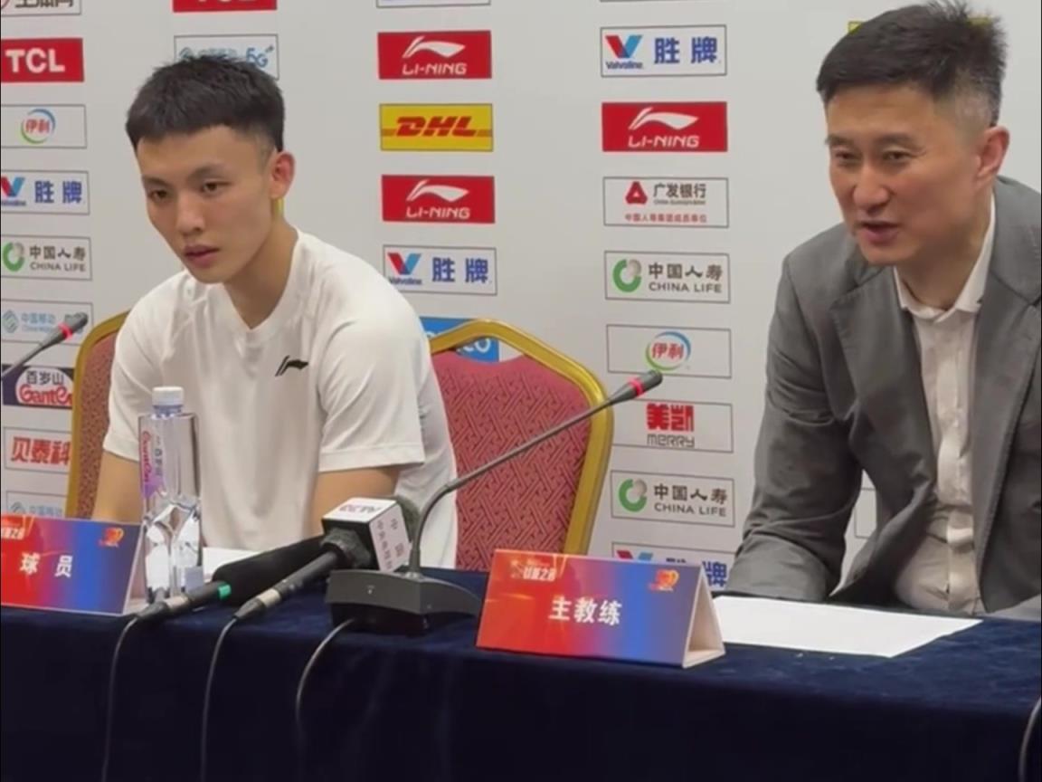 這是能說的嗎徐杰：杜指導(dǎo)賽前說了，這場(chǎng)球就是打架和摔跤！